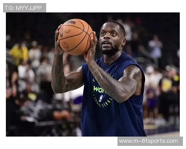 浓眉称赞文班投篮能力认为防守者只能祈祷他失手